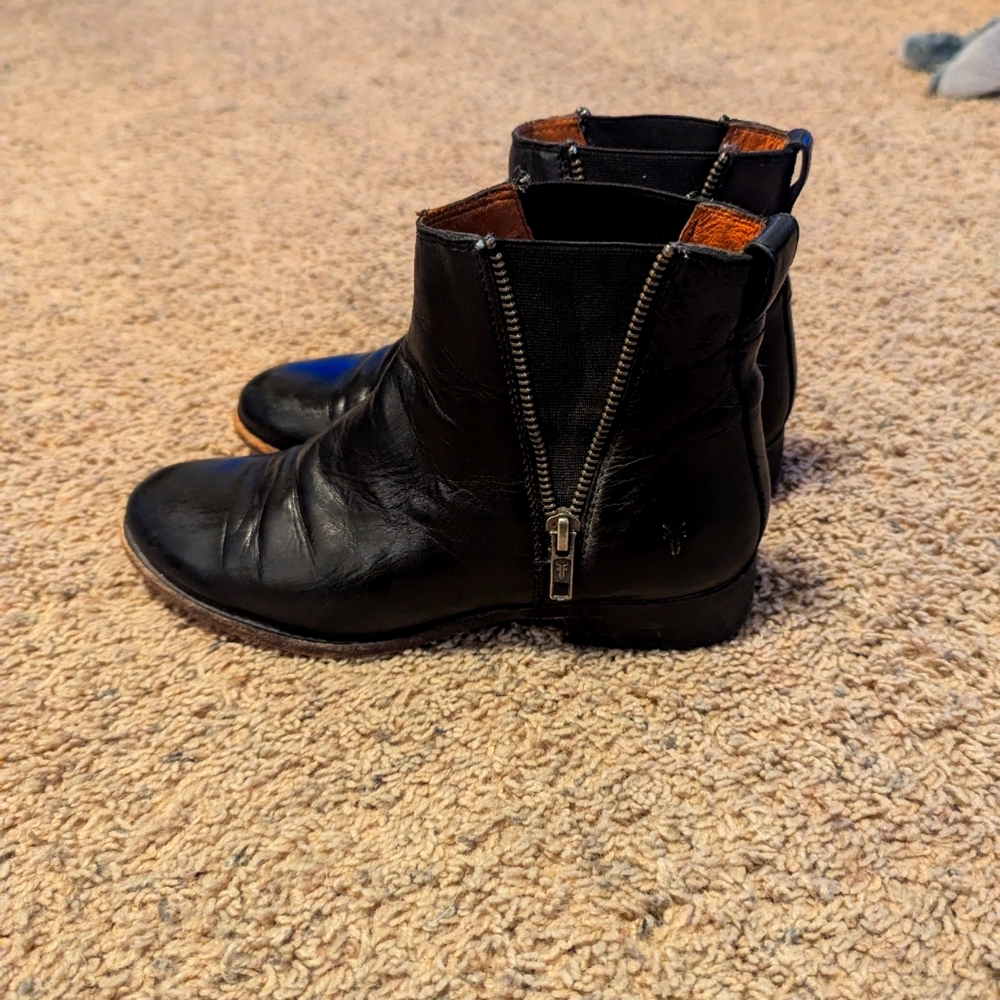 Frye Carly Zip Chelsea Boot